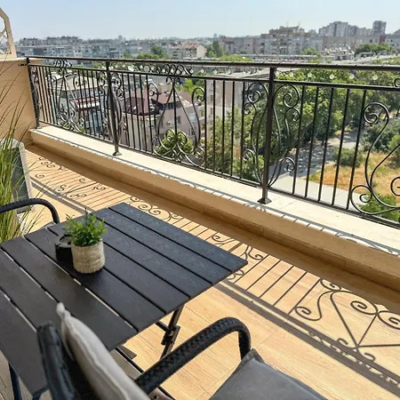 Stylish 1Br - Free Parking & Panoramic View By Flat Manаger Διαμέρισμα Φιλιππούπολη