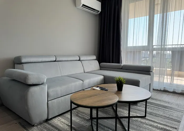 1br With Panoramic View Balcony And Designated Parking Space بلوفديف